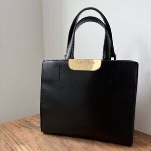 Calvin Klein Lola Saffiano Bag – Black & Gold